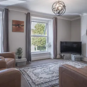 Langland Road - 2 Bedroom Town House - Mumbles Holiday home Swansea